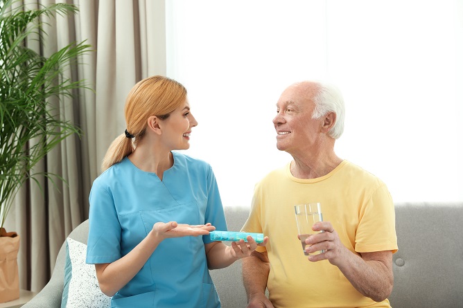 helping-seniors-adhere-to-their-medications